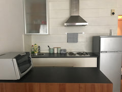 Studio cosy et lumineux à Ixelles à deux pas de l'avenue Louise. Très lumineux à Brussels, Belgium Studio cosy et lumineux sur l'avenue Louise Entire rental unit vacation rental 46784726