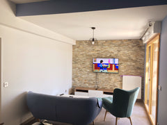 Cet appartement vous séduira en premier lieu par son emplacement. Il est proche  Lyon, France Appartement 42 m² + 11m² terrasse neuf Entire condo vacation rental 39127210