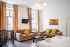 Eine schöne und moderne Zimmer Wohnung im Herzen Wiens 2 Minuten vom Schloss Bel Vienna, Austria Stunning Apartment - Ideal for 3 people Entire rental unit vacation rental 658410044152873770