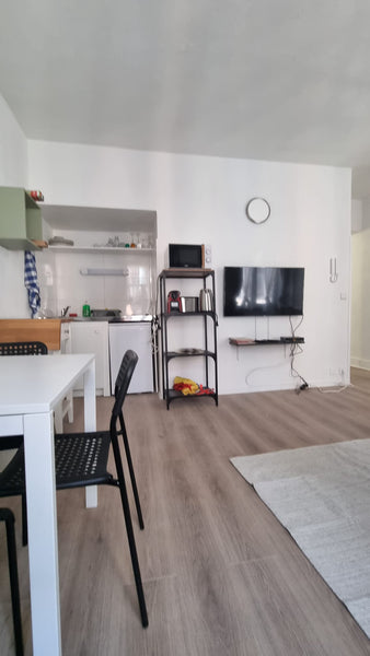 Détendez-vous dans ce logement calme et élégant.<br /><br />Profitez d'un logeme  Bruxelles : Séjour Idéal et Lumineux Centre Ville Entire rental unit vacation rental 651337902431558622
