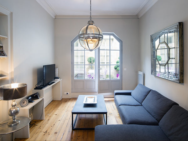The Cheverus Apartment welcomes you all year long for rentals in short or long s Arcachon, France Bord'O Appart - Le Cheverus 6 - Bordeaux Entire rental unit vacation rental 2964957