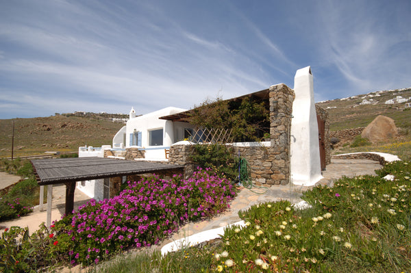 Luxury and privacy are perfectly combined with the traditional architecture in t Athens, Greece Quiet private Villa by the Sea Cycladic home vacation rental 6729559
