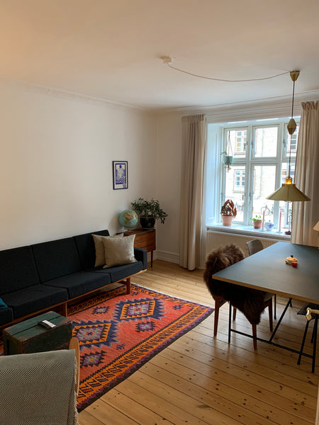 Enjoy the simple life in this peaceful, quite and charming apartment of mine. It Copenhagen, Denmark Stille lejlighed med stor altan på Islands Brygge Entire condo vacation rental 50344380