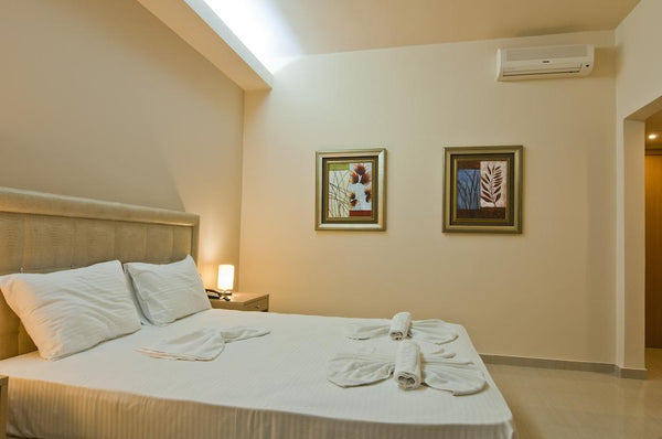 Within 250 m from Anissaras Beach in Chersonissos, Oasis Beach Hotel features a   Superior Room Room in aparthotel vacation rental 24643268