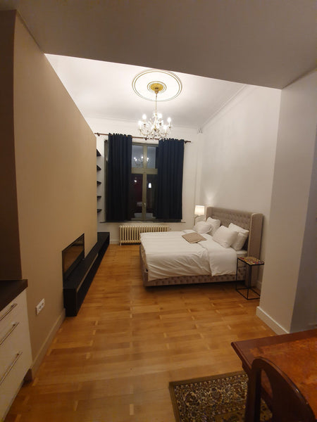 une appartement de deux chambres ouvertes style lofts la cuisineen bas de bâtime Brussels, Belgium Appartement  à 15 min de centre Entire serviced apartment vacation rental 591143920148097770