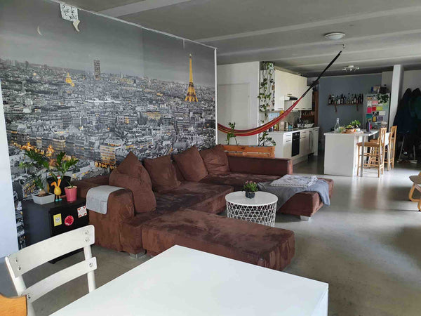 Von dieser zentral gelegenen Unterkunft aus seid ihr in Nullkommanichts an allen  Minimalistisches Zimmer in geräumiger  Wohnung Private room in rental unit vacation rental 608457742373894206