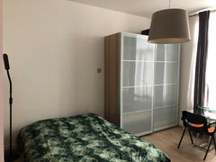 Cool Room inside near EU institutions .<br />18 M2<br />160 cm bed with memory f Brussels, Belgium Cool Room near the EU Private room in bed and breakfast vacation rental 614123555379318427