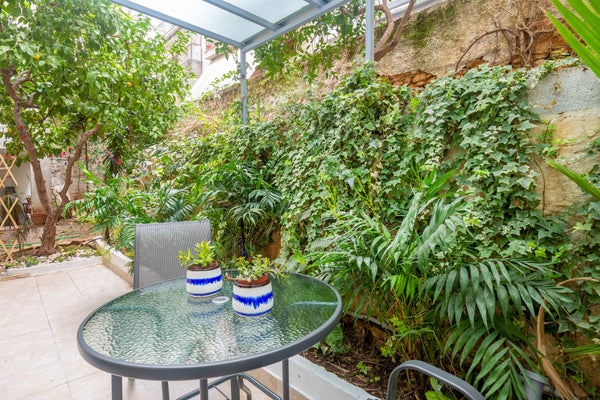 The studio has a 25 sq.meters floor space and  is located at the lower ground fl Brussels, Brussels, Belgium A newly fully renovated studio Entire rental unit vacation rental 558353870318768345
