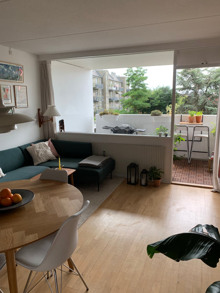 Nyd et ophold i denne dejlige lyse og centralt placerede lejlighed. <br />Med ku Frederiksberg, Denmark Centralt placeret lejlighed med stor altan Entire condo vacation rental 649708075610316011