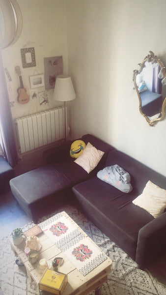 Joli appartement cosy avec du charme de 35m2 situé à 10min à pied de la gare par Lyon, France Le joli petit appartement du 6eme Entire rental unit vacation rental 23741379