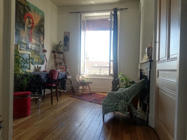 Simplifiez-vous la vie dans ce logement paisible et central.<br />Je loue une gr Chambéry, France Belle chambre avec alcôve proche de la gare Part. Private room in rental unit vacation rental 705508638980255842