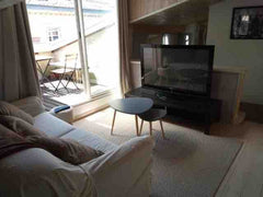 Situé au cœur de Bordeaux (entre quartiers les grands hommes et Gambetta), au 3e Lyon, France Appartement charme avec terrasse idéalement situé Entire rental unit vacation rental 26616758