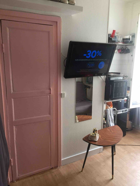 Studio de 12m2 lumineux, Avec cuisine équipée d’un four et de deux plaques, sall Paris, France Studio Paris 11eme Entire rental unit vacation rental 19498842