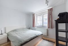 Grande chambre idéalement située dans un quartier calme à coté du parc Josaphat. Schaerbeek, Belgium Grande Chambre lumineuse à côté du parc Josaphat Private room in rental unit vacation rental 42714706