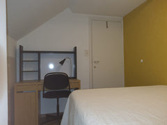 Chambre d'hôtes avec lit "Box" pour 1 ou 2 personnes située au calme et à côté d  Chambre d'hôtes au calme à côté de la ville Private room in bed and breakfast vacation rental 709177219804148824