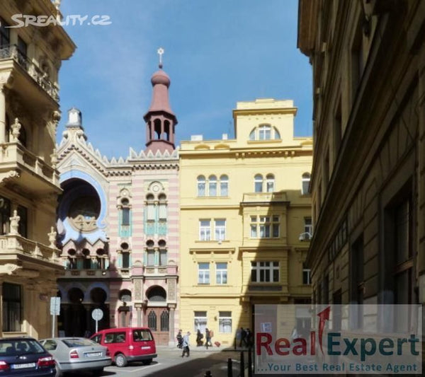 A big sunny apartment right next to Jubilee Synagogue in Prague's old town, only Prague, Czechia Jubilee synagogue, 3min from station, at old town Entire condo vacation rental 4762442