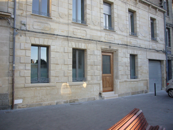 maison indépendante 200 m2, petit  jardin  90 m2 et terrasse de 40 m2 sans vis à Bordeaux, France maison proche centre Entire home vacation rental 33764918