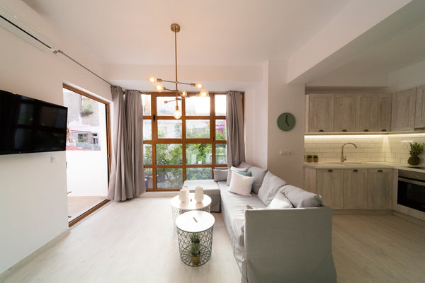 Just 100m far from the “Porta Guora”, the old gate of the town, which separates  Rethimnon, Greece Breakfast included-“Feels like home