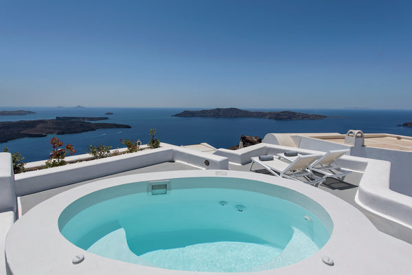 Lovely new suite on the cliff of the Caldera with panoramic sea, volcano and sun  Ananda Junior Suite Entire rental unit vacation rental 7471396