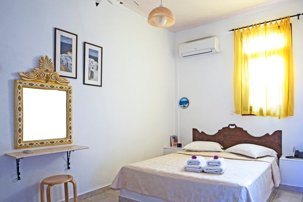 Our cool and comfortable one bedroom apartment build traditionally  has a true v Greece House for 2 included car and breakf Entire rental unit vacation rental 2527191