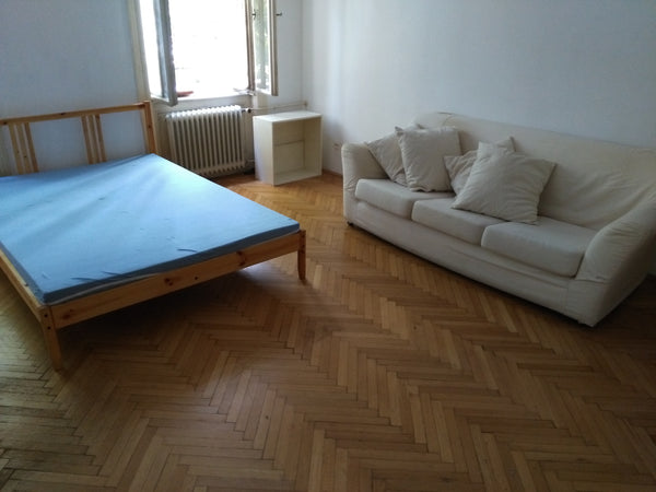 Very central room in a shared apartment. 22m² room, quite and with green view to Vienna, Austria Central 22m² room next to the university Private room in rental unit vacation rental 20240455