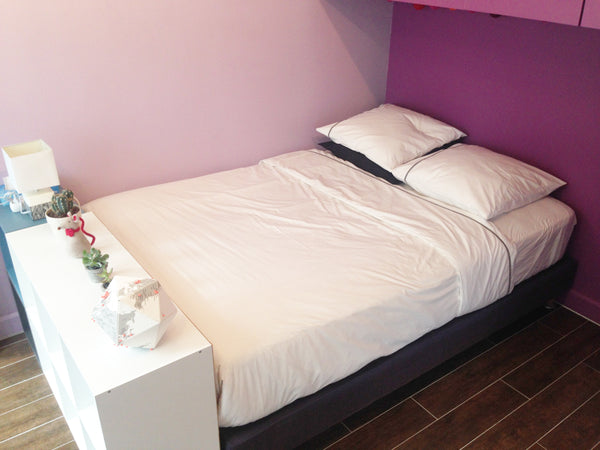 We are a French-Japanese couple who loves to travel!<br />Please come enjoy our  Paris, France Perfect room and location for your stay in Paris Private room in rental unit vacation rental 13510962