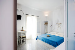 Venia’s guesthouses are located in the area of Pelekouda in Pollonia.<br />Pollo  Venia's Guesthouse Entire rental unit vacation rental 17665981