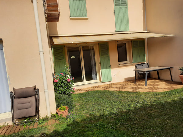 Détendez vous au calme tout en profitant du quartier historique de la Croix-Rous Lyon, France Lyon 4, dans maison au calme, chambre climatisée Private room in townhouse vacation rental 629579091397137152