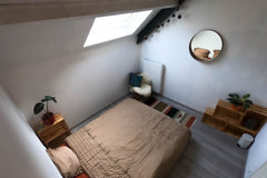 Eenvoudige slaapkamer in een lichtrijke en gerenoveerde woning. Keuken en toebeh Ghent, Belgium Private room close to train station Private room in townhouse vacation rental 581887781466660223