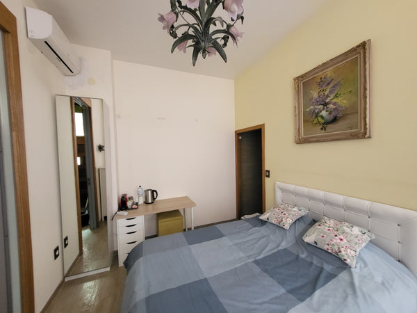 Separate bedroom with separate shower and toilet renovated 2019. House is locate Antwerp, Belgium Historic city center room Private room in townhouse vacation rental 40167426