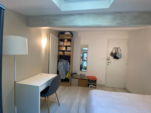 Chambre cosy au calme au cœur de Lyon au 1er étage d'une maison dans une cour, s Lyon, France Chambre dans maison proche gare Lyon Perrache Private room in bed and breakfast vacation rental 709159442666075223