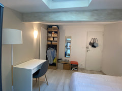 Chambre cosy au calme au cœur de Lyon au 1er étage d'une maison dans une cour, s Lyon, France Chambre dans maison proche gare Lyon Perrache Private room in bed and breakfast vacation rental 709159442666075223