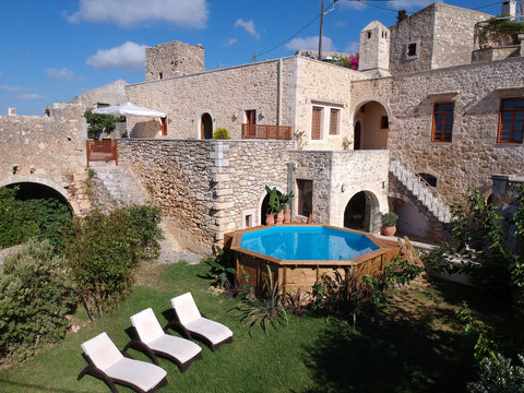 A parenthesis of history in a modern frame...<br />Located on the island of Cret Zürich, Switzerland Villa Loucrina • Sea view • Hammam • Jacuzzi Entire home vacation rental 13431313