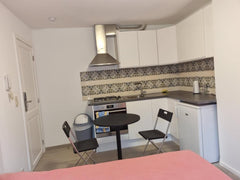 Studio de +/- 20 m2 situé à Forest, proche de la gare du midi et du quartier bra Uccle, Belgium Studio sympa à Bruxelles Entire rental unit vacation rental 554121051108837730