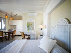 Elegant Luxury Accommodation with an open -space Junior Suites with a sitting ar  Junior Suite by Porto Kea Entire rental unit vacation rental 9603189