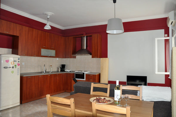Cozy, quiet, modern flat, fully refurbished, located in the center of Athens nex Athens, Greece Cozy, modern flat in the heart of Athens Entire rental unit vacation rental 33668317