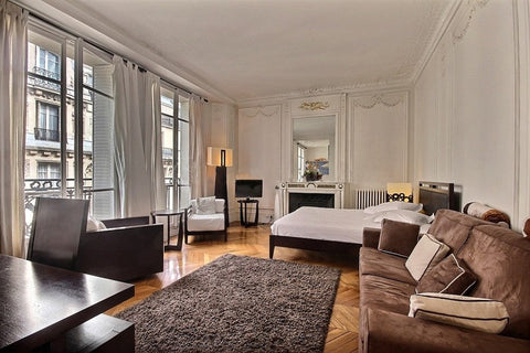 Amazing and Ideally located in the heart of Paris close to the Arc of Triumph &  Paris, France Cosy & Chic Studio Arc de Triomphe Entire rental unit vacation rental 5881703