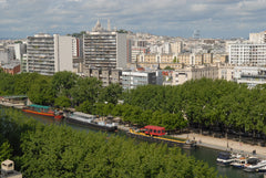 Le logement proposé est un studio de 25 m2, situé au 14ème étage d'un immeuble a Paris, France Studio avec vue panoramique. Entire rental unit vacation rental 18593447