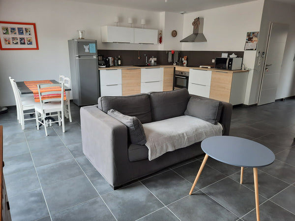 Profitez d'un logement élégant et central à 2 pas du tram A qui vous mènera au c  Agréable maison dans lotissement sécurisé Entire townhouse vacation rental 50590090