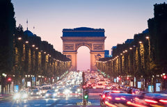 Idéalement situé dans le triangle d'or CE Grand studio DE 42M2 peut accueillir j Paris, France Magnifique appartement haussmanien DE 42M2 Entire rental unit vacation rental 18074771