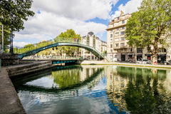 Joli studio de 17m2 au 5è étage, idéal pour un jeune couple ou une personne seul Paris, France Petit nid proche du Canal St Martin Entire rental unit vacation rental 6608190