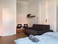 Old town square "Staroměstské Náměstí" in 5 minutes by walk!<br />Charles bridge Prague, Czechia UNIQUE LOCATION - THE HEART OF OLD TOWN [B] Private room in rental unit vacation rental 622511845186651141