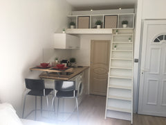 Vous serez charmé par ce studio tout équipé et bien aménagé idéalement placé à 8  Studio cosy Part Dieu Entire rental unit vacation rental 28608782