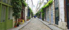 Charming appartement in a small typical parisian private street. The access of t Paris, France Amazing flat in charming private street Entire rental unit vacation rental 21257055