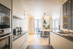 This spacious and trendy apartment is perfect to visit/work in Brussels. It is s San Francisco, CA Perfect Place to Visit and Stay in Brussels Entire rental unit vacation rental 45321996