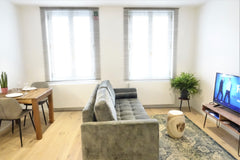 BnBAntwerp.com<br /><br />Toerisme Vlaanderen LICENSE: 384198 <br /><br />Addres Antwerp, Belgium Antwerp Historic Centre Vrijdagmarkt +TERRACE (C1) Entire condo vacation rental 40499255