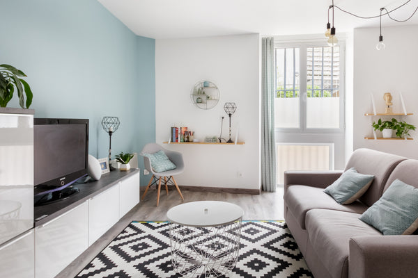 Succombez au charme cosy de cette maisonnette nichée dans une bâtisse en pierre  Bordeaux, France La maison de Valentine, havre de paix moderne au cœur historique de Bordeaux Entire townhouse vacation rental 20885501