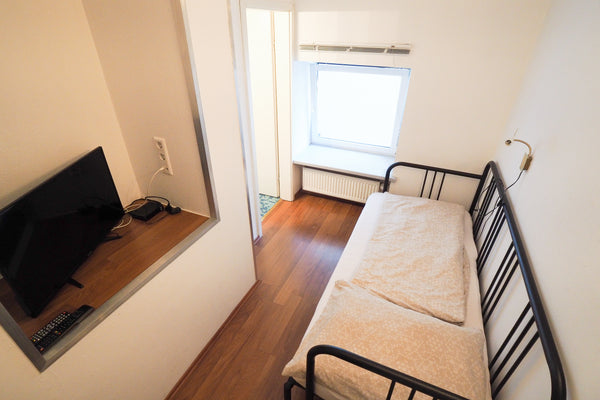 Familiäres Privatzimmer mitten im stimmungsvollen 7. Wiener Gemeindebezirk für e Vienna, Austria Privatzimmer für eine Person Private room in rental unit vacation rental 34275347