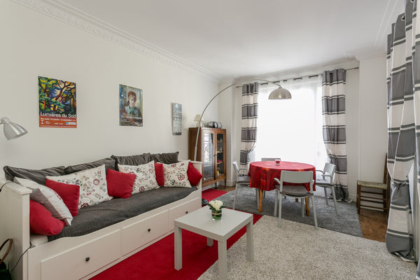 Charming Parisian Apartment. Ideal to discover the capital. Located in a quiet a  Charming Parisian Apartment Entire rental unit vacation rental 11140679