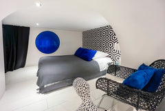 Architect's studio with private patio for 2 people in the heart of the city<br /  Architect's studio for 2 people in the heart of Entire rental unit vacation rental 49459765